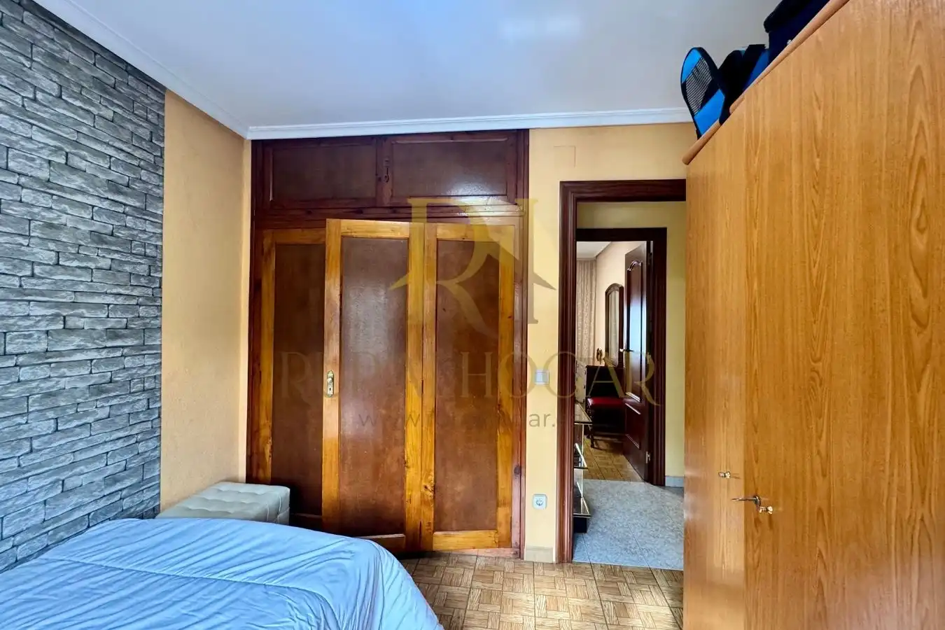 Dormitori de Casa o xalet en venda en La Pola de Gordón  amb Calefacció i Jardí privat