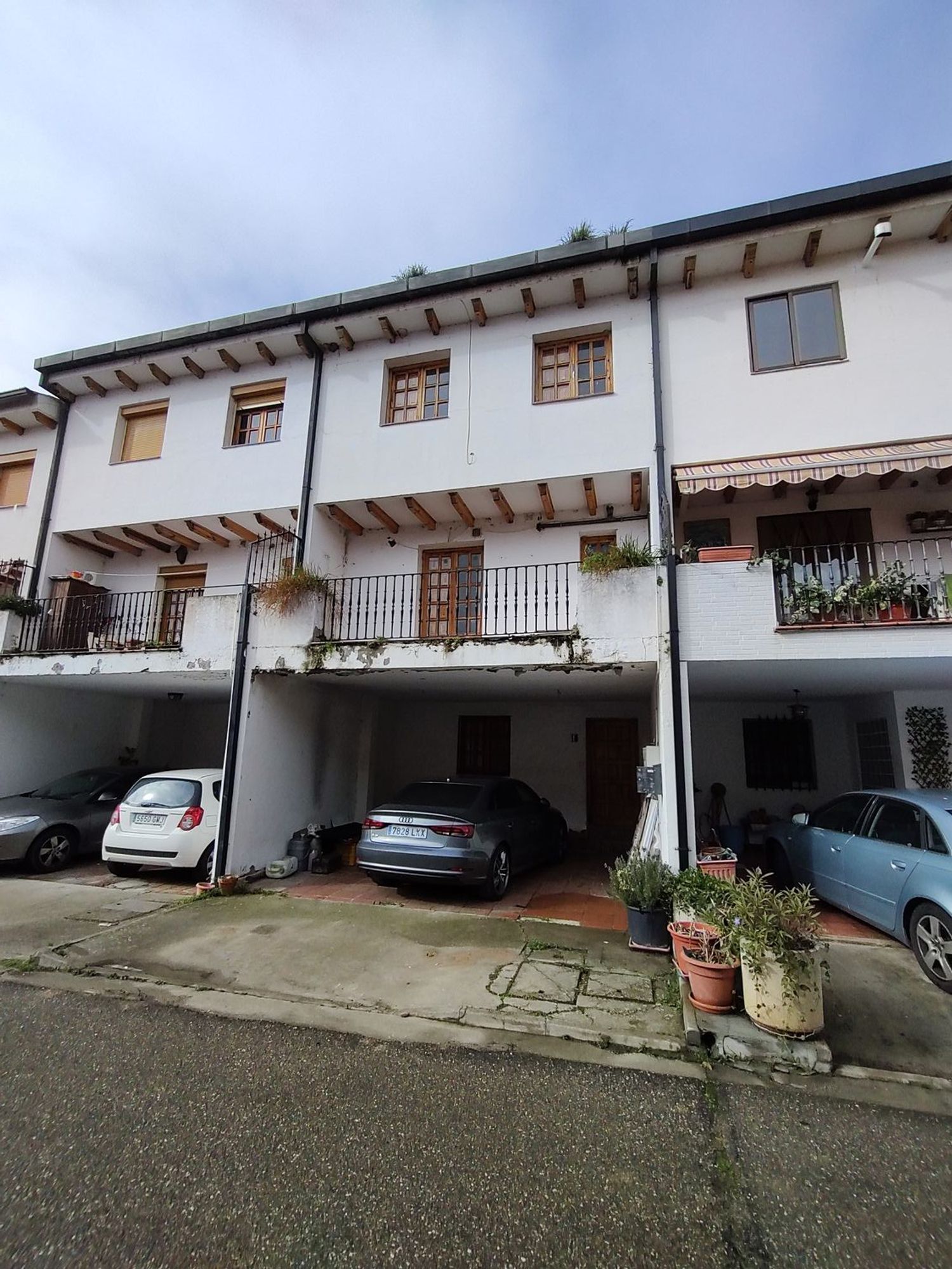 Casa adosada en venda a Mucientes