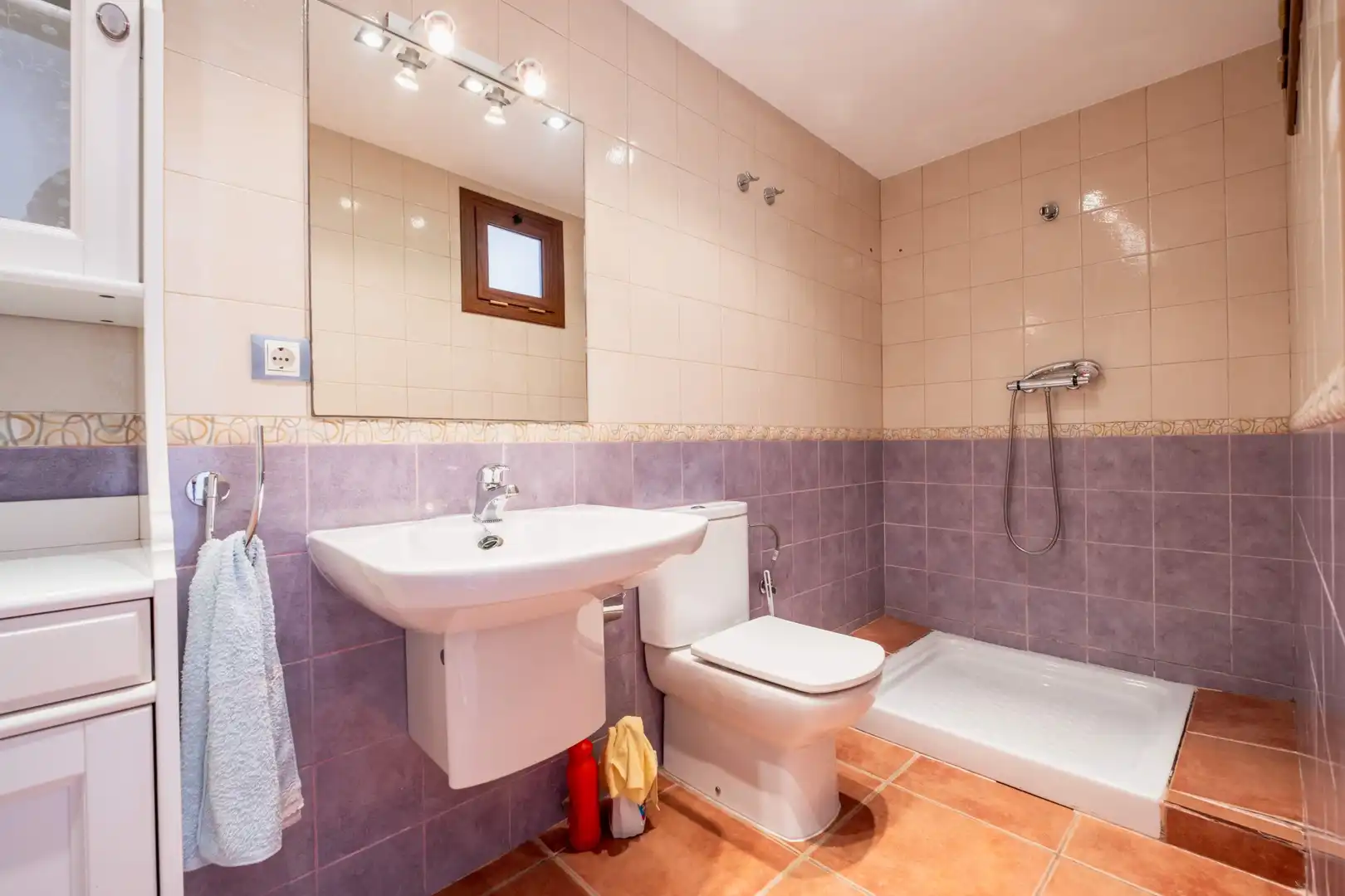 Bathroom of Houses for sale in Calatorao  with Air Conditioner, Terrace and Balcony