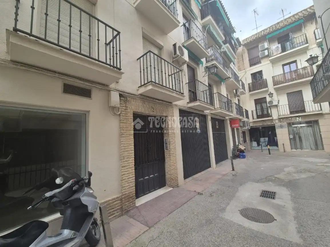 Vista exterior de Pis en venda en Écija amb Aire condicionat i Balcó