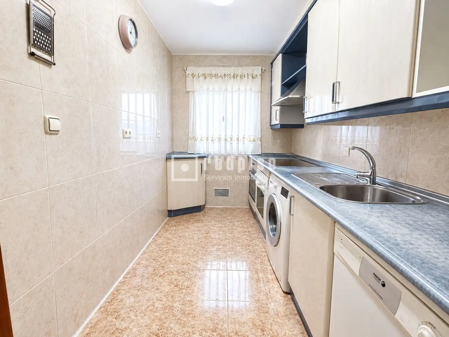 Kitchen of Houses for sale in Coslada  with Heating, Terrace and Storage room
