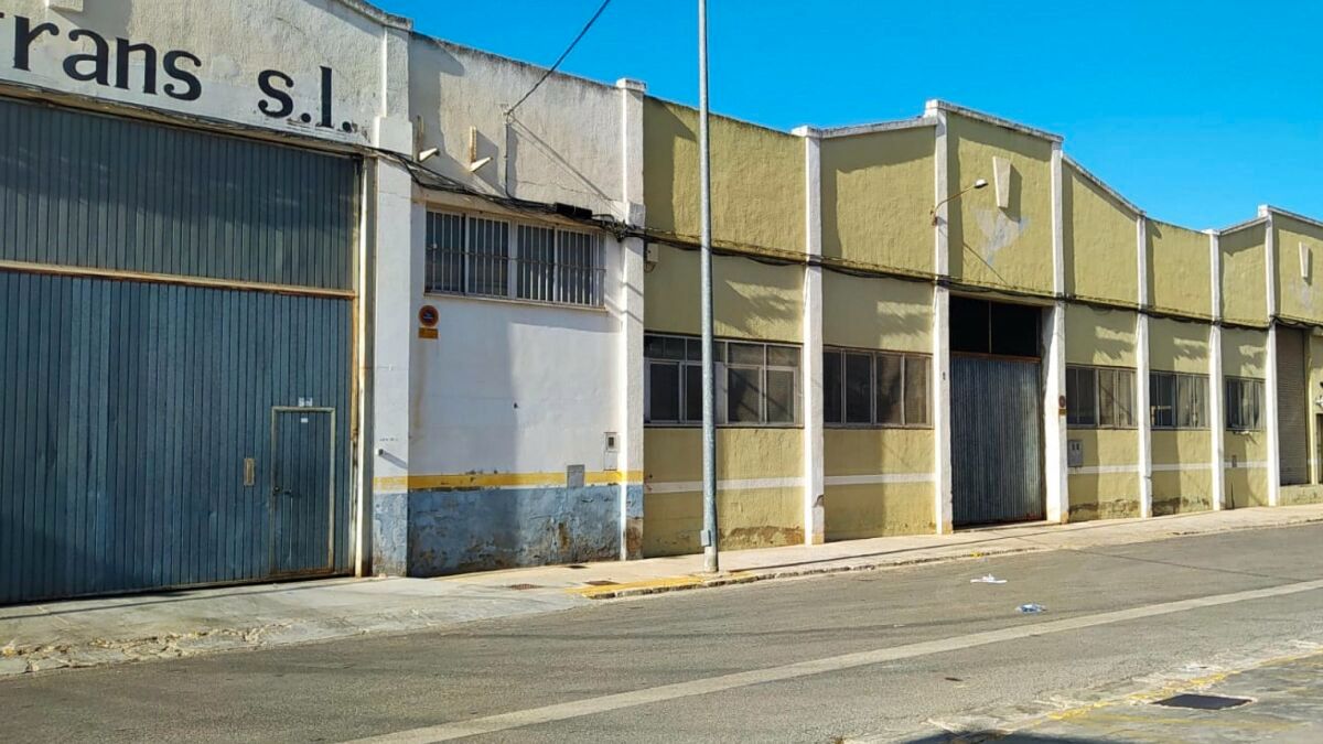 Vista exterior de Nau industrial en venda en Guadassuar