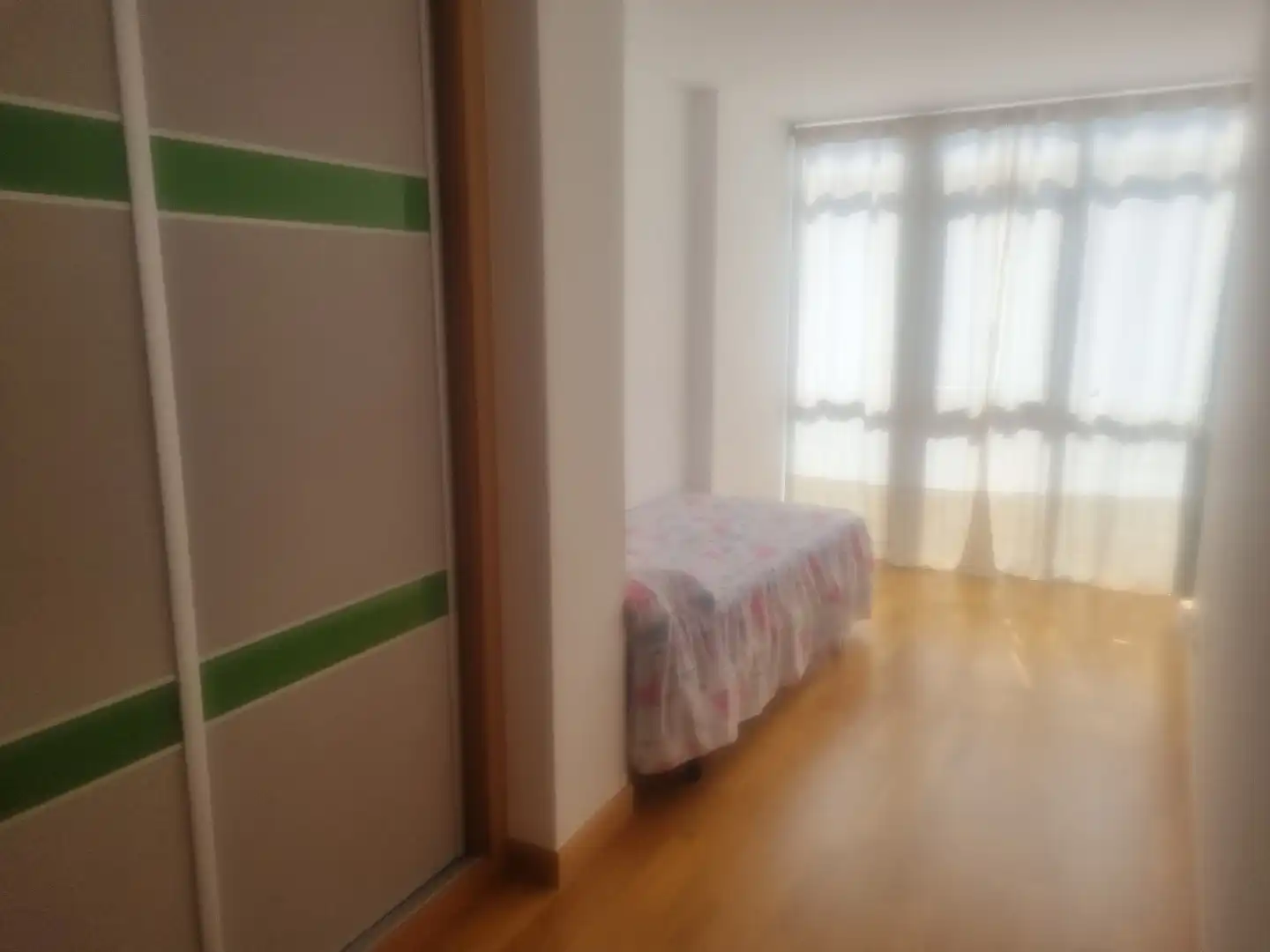 Dormitori de Apartament en venda en Burgos amb Calefacció i Traster