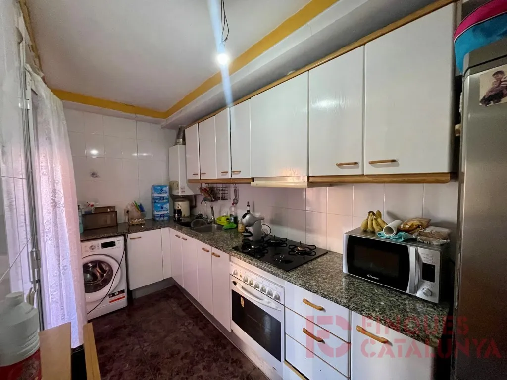 Kitchen of Flat for sale in Salt  with Terrace
