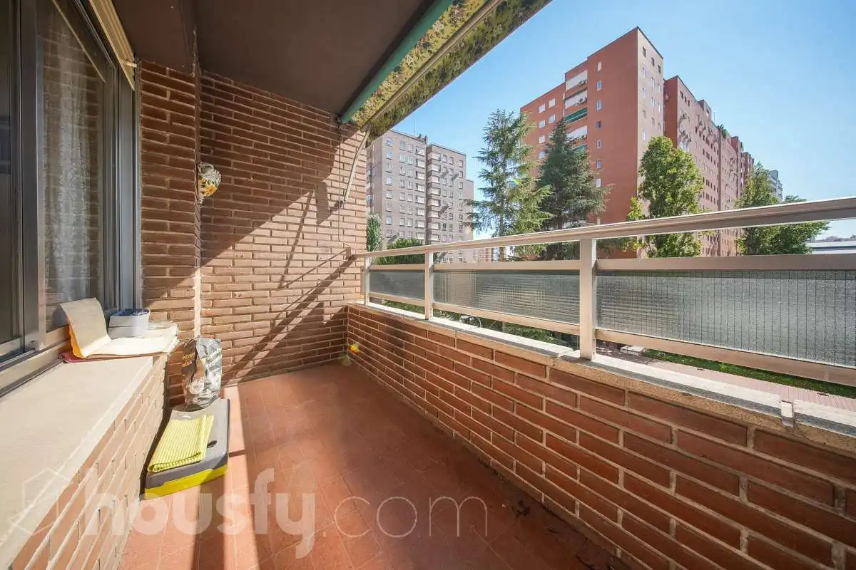 Terraza de Piso en venta en Madrid con Aire acondicionado, Calefacción y Jardín privado
