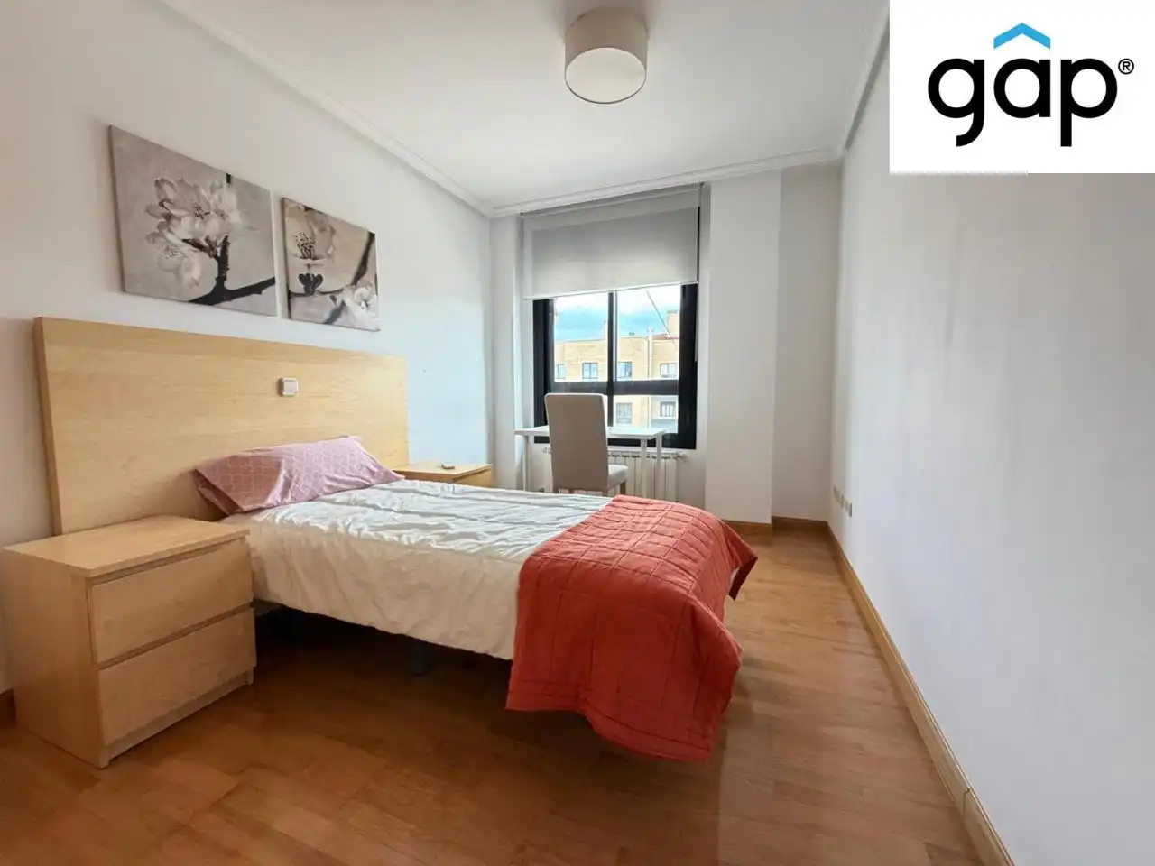 Bedroom of Flat for rent in Cuenca  with Air Conditioner, Heating and Parquet flooring
