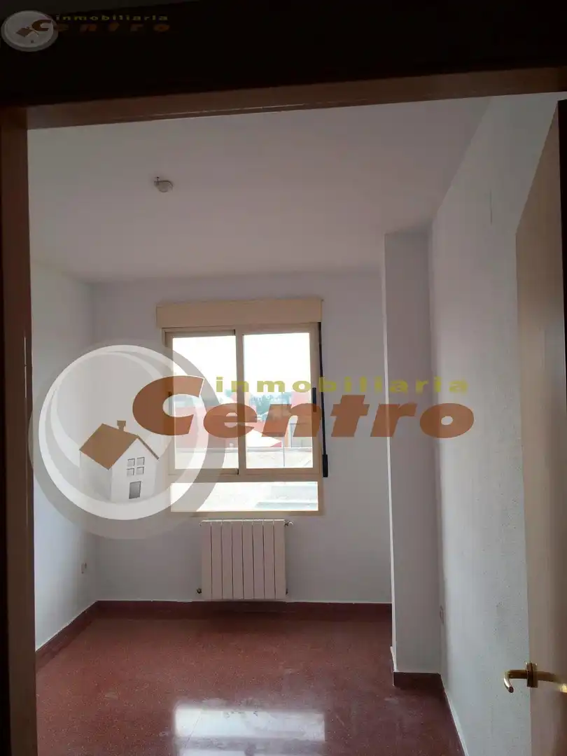 Habitación de Piso en venta en Albacete con Calefacción