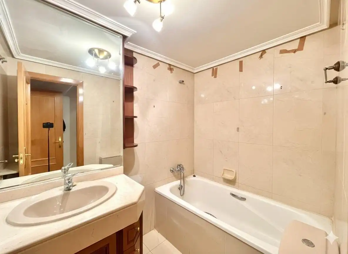 Flat for sale in CGDOR DIEGO VALDERRABANO, Media Legua