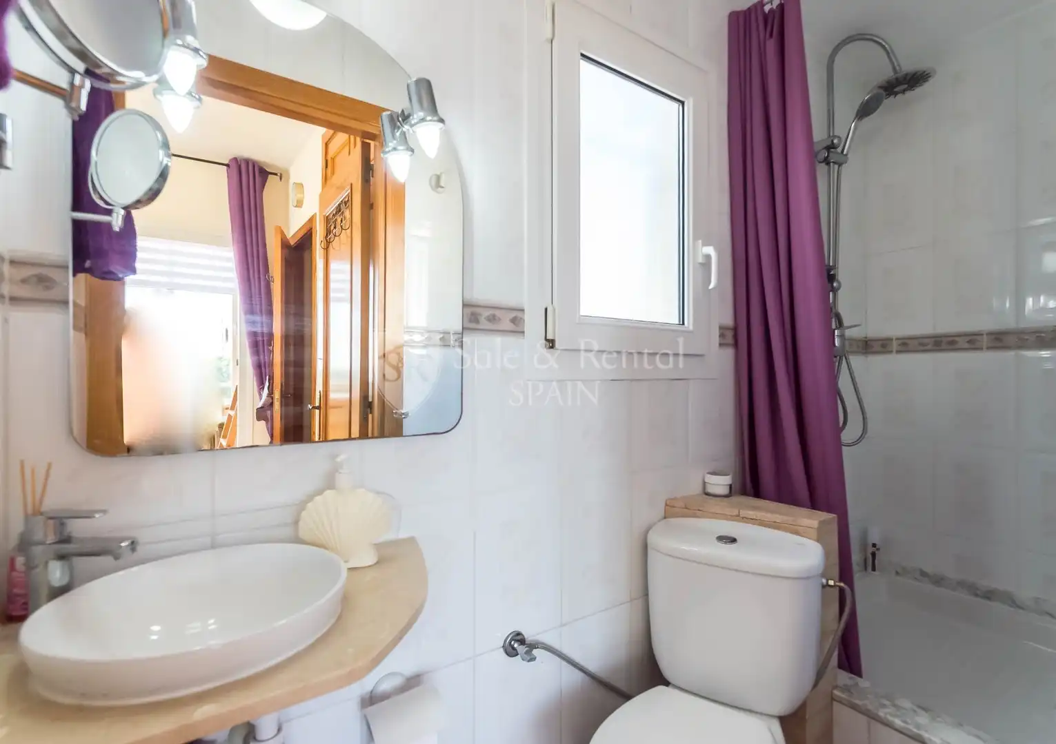 Bathroom of Houses for sale in Lloret de Mar  with Air Conditioner, Heating and Private garden