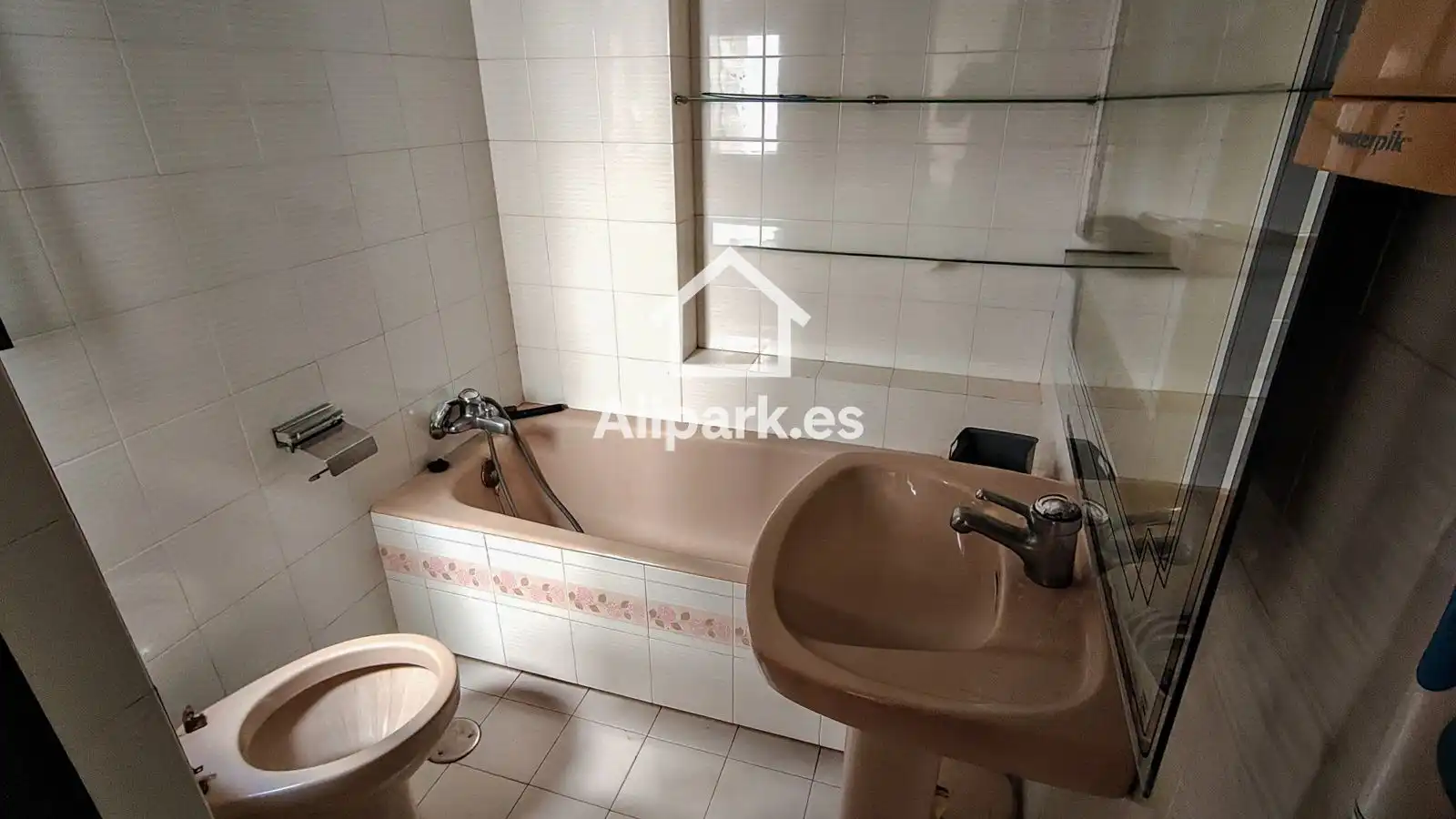 Baño de Piso en venta en Alicante / Alacant con Aire acondicionado, Terraza y Balcón