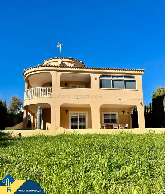 Chalet con piscina en venta en Los Balcones - Los Altos, imagen 2