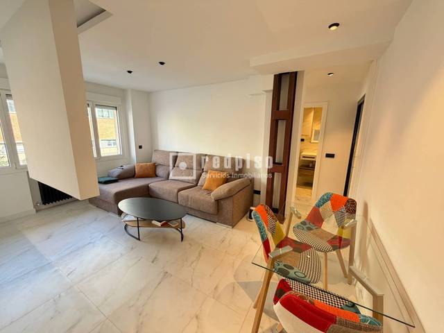 Piso en Alquiler en de Ramón y Cajal en Hispanoamérica - Bernabéu