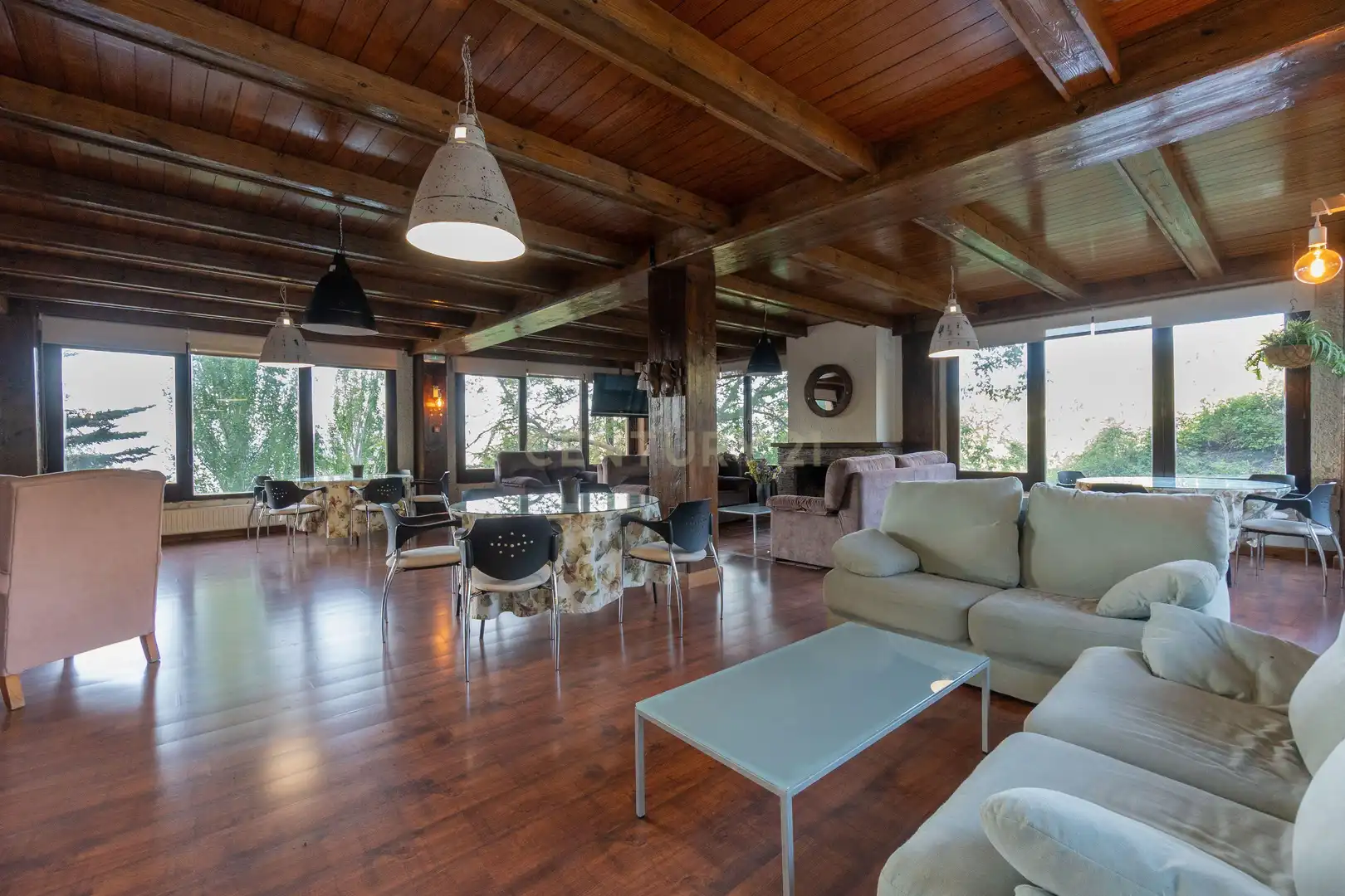 Wohnzimmer von Gebäude zum Verkauf in Sierra Nevada mit Gemeinschaftspool