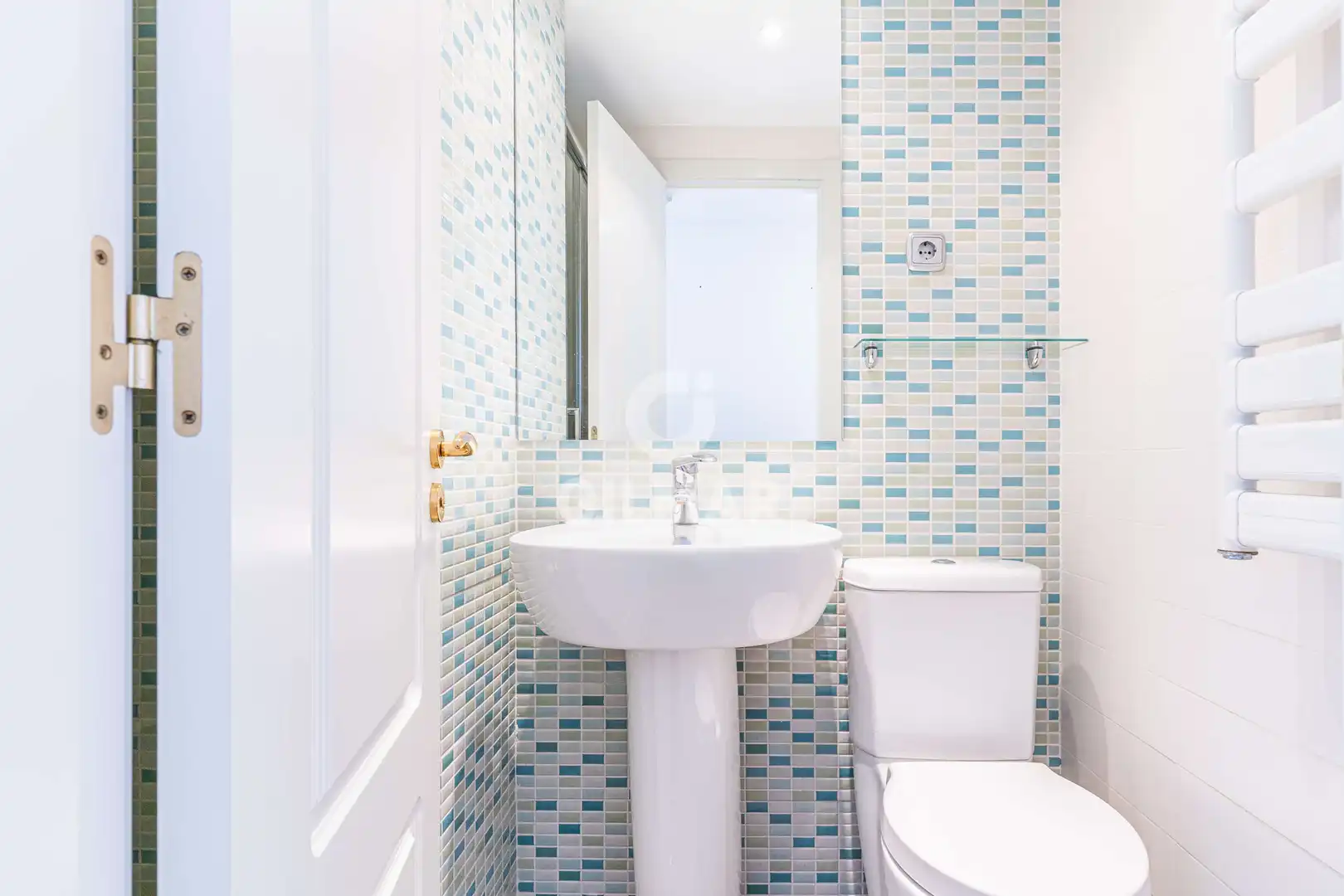 Baño de Piso en venta en Madrid con Calefacción, Jardín privado y Trastero