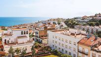 Vista exterior de Àtic en venda en Sant Pol de Mar amb Aire condicionat, Terrassa i Balcó