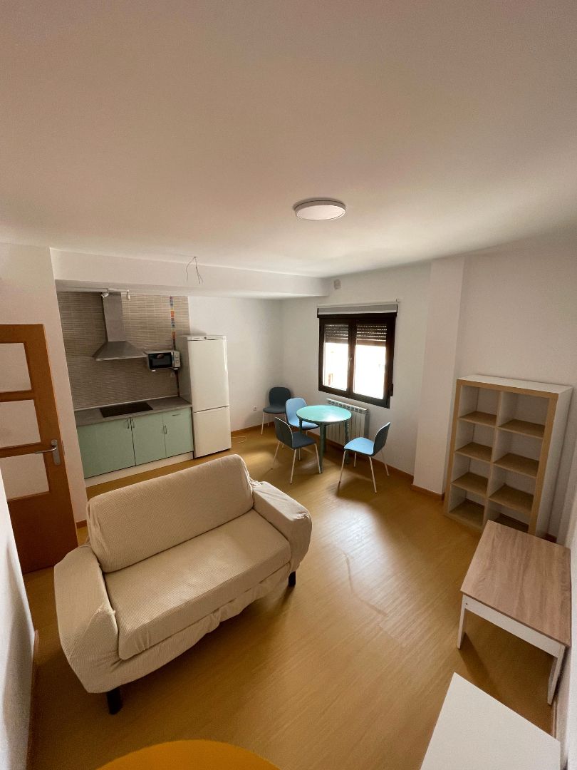 Living room of Flat for sale in Ocaña  with Heating, Terrace and Furnished