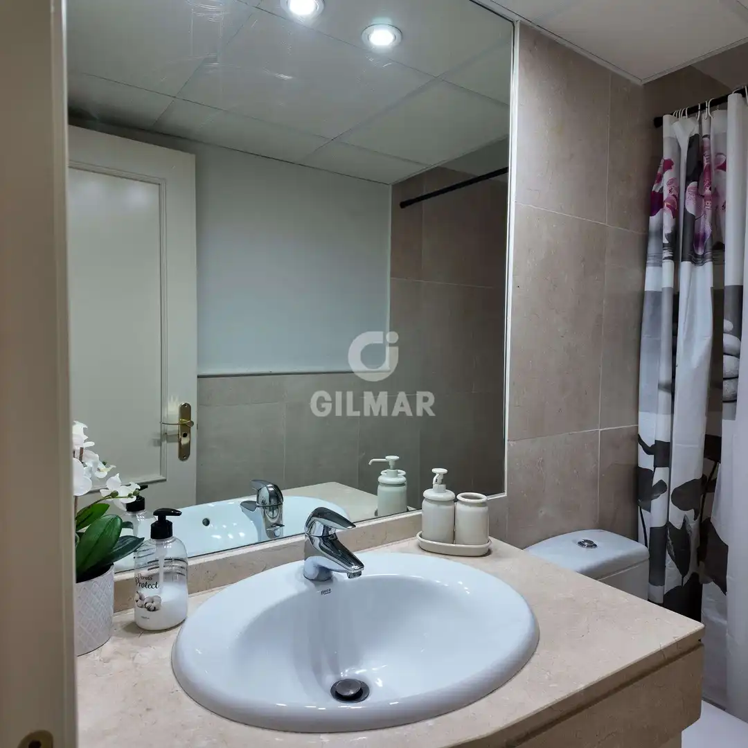 Baño de Dúplex en venta en Sotogrande con Calefacción, Trastero y Piscina