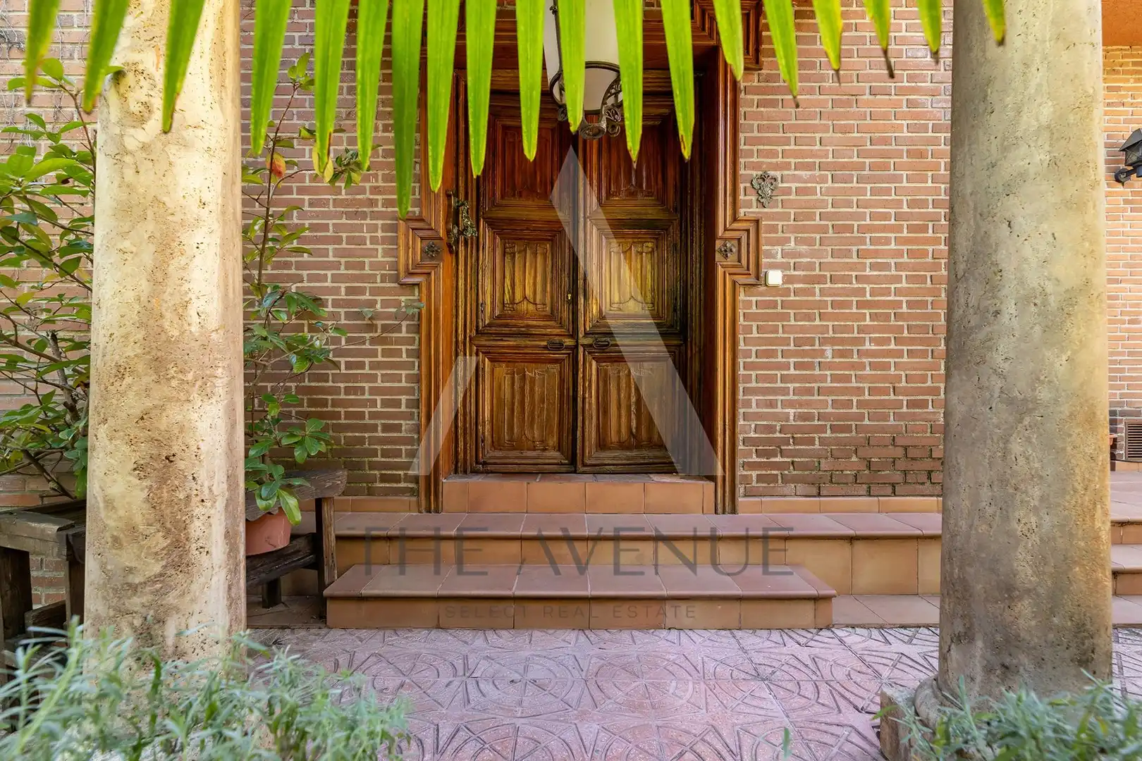 Vista exterior de Casa o xalet en venda en Las Rozas de Madrid amb Calefacció, Jardí privat i Parquet