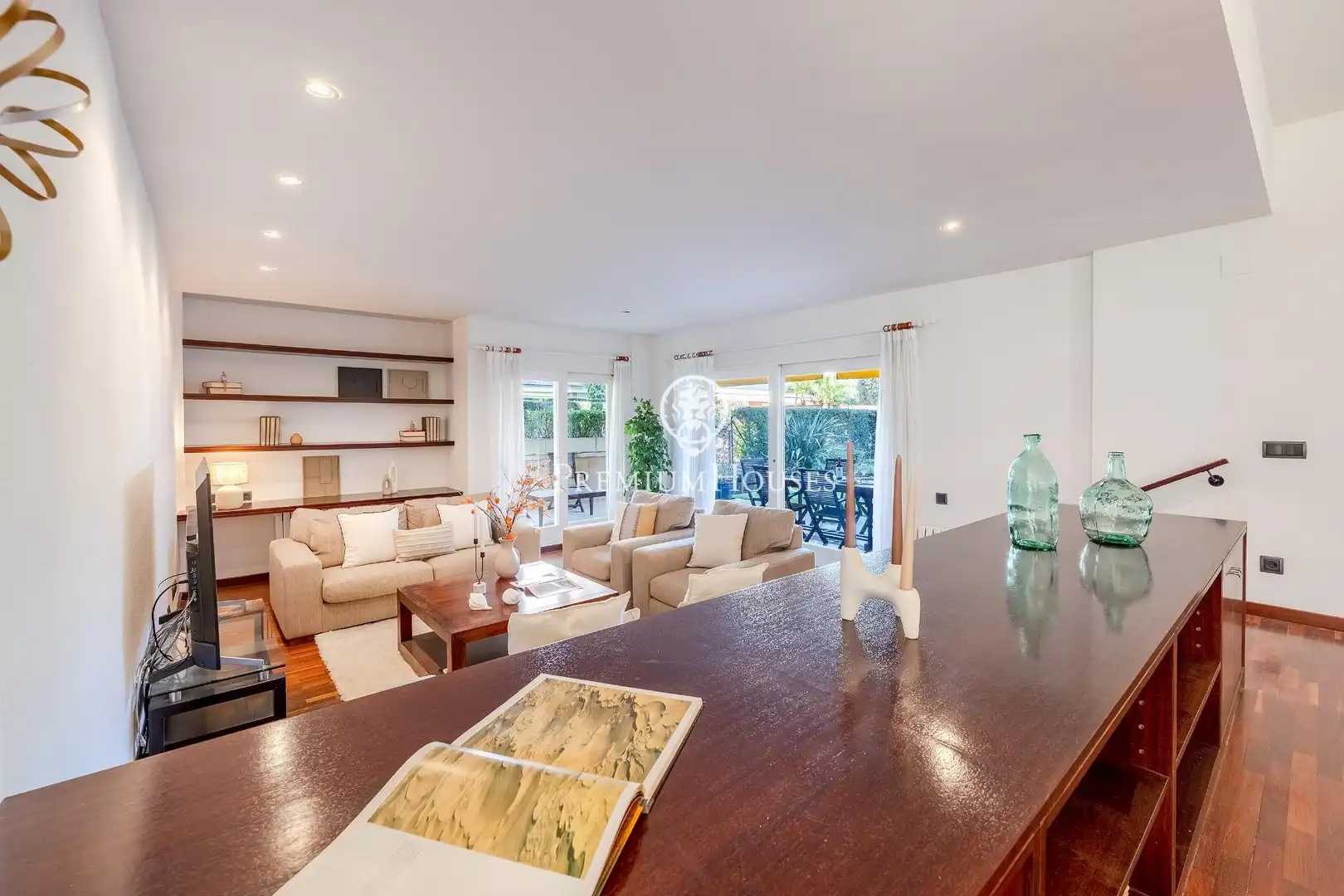 Sala d'estar de Planta baixa de lloguer en Sant Andreu de Llavaneres amb Aire condicionat, Calefacció i Jardí privat