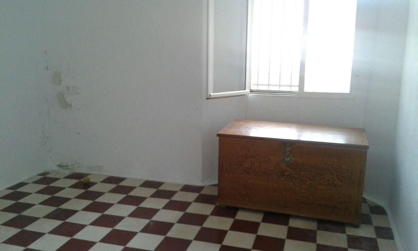 Habitación de Planta baja en venta en  Melilla Capital