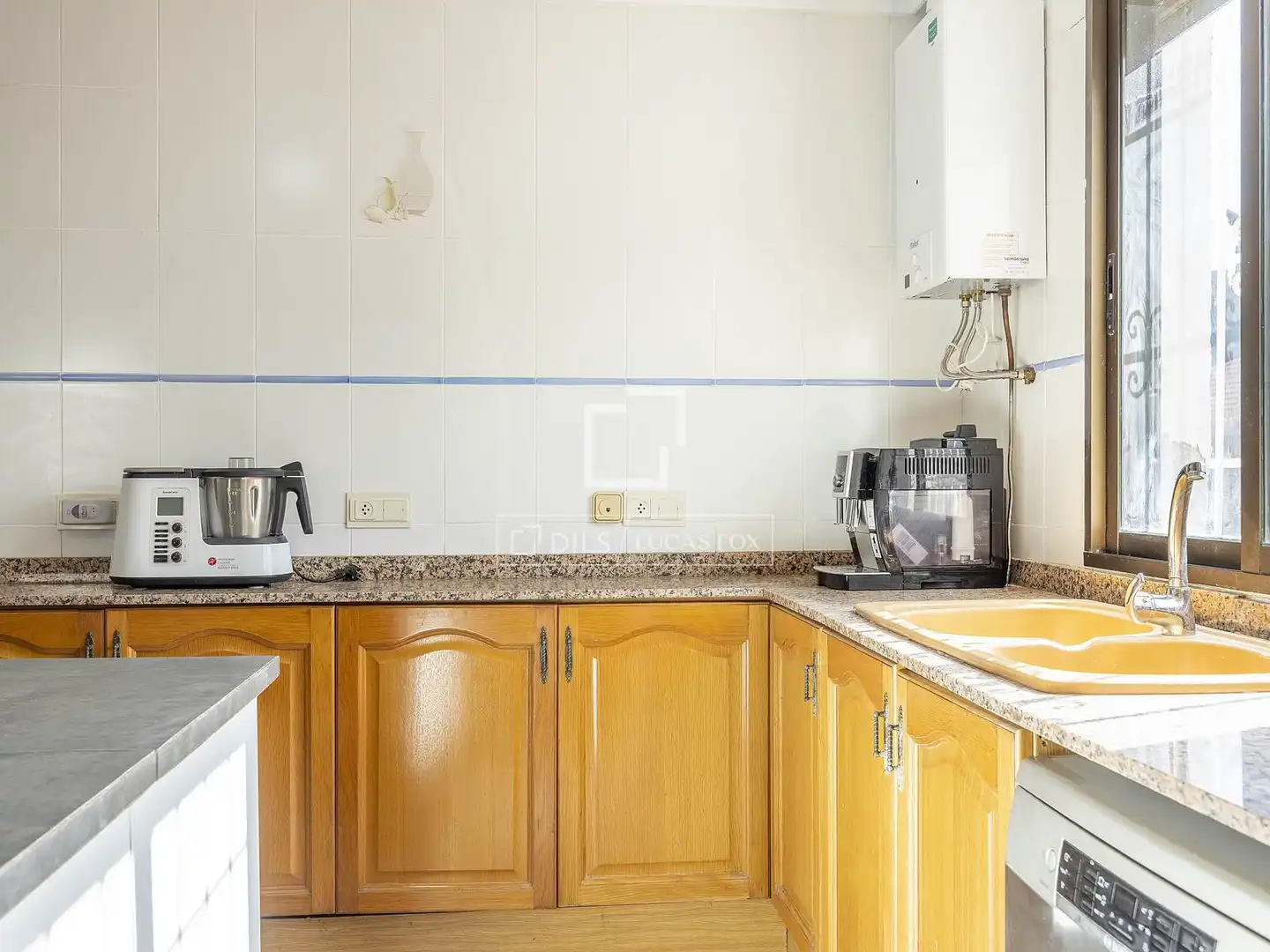 Cocina de Casa o chalet en venta en L'Eliana con Aire acondicionado, Calefacción y Jardín privado