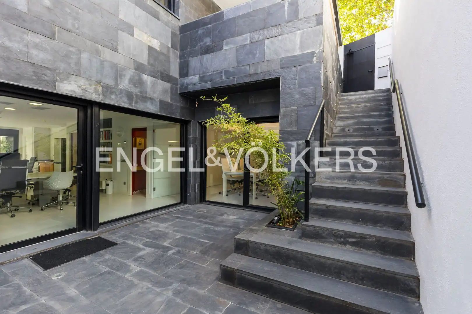 Terraza de Casa o chalet en venta en Madrid con Aire acondicionado, Calefacción y Jardín privado
