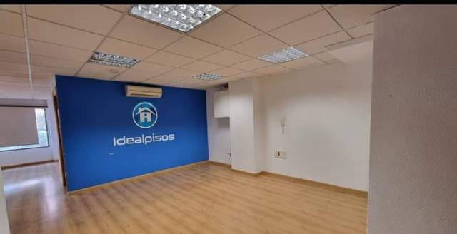 Oficina en Alquiler en Carolinas Altas