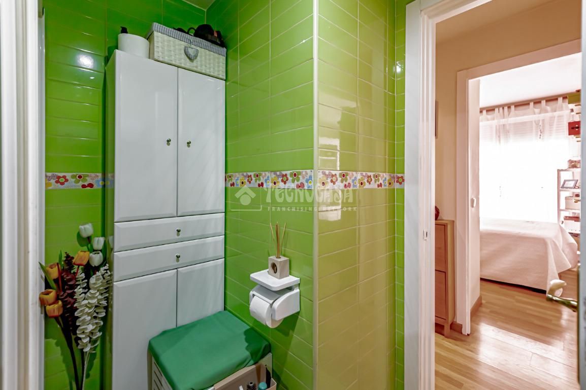 Bathroom of Flat for sale in  Madrid Capital