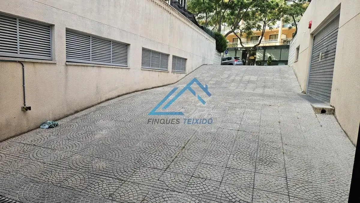 Einzelparkplatz zum Verkauf in Carrer del Montsant, imagen 3