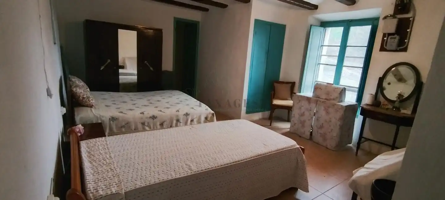 Dormitori de Finca rústica en venda en Tortosa amb Jardí privat i Moblat