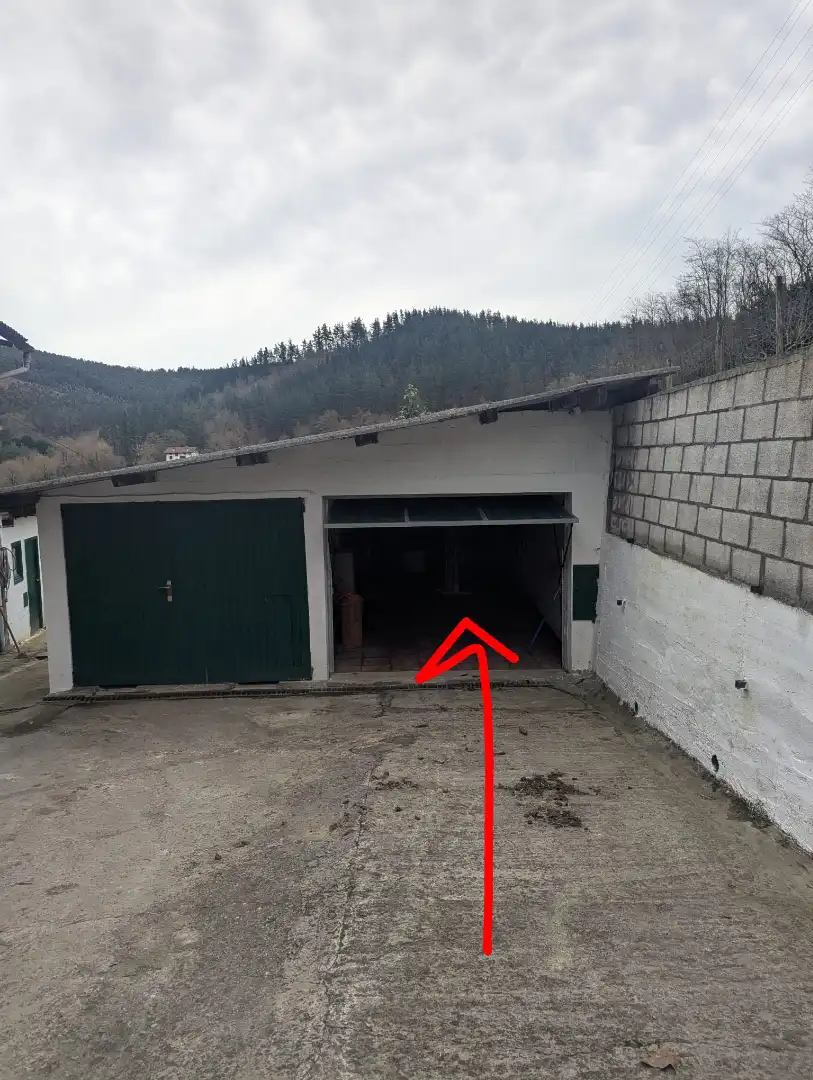 Aparcament de Casa adosada en venda en Bedia amb Calefacció, Jardí privat i Traster