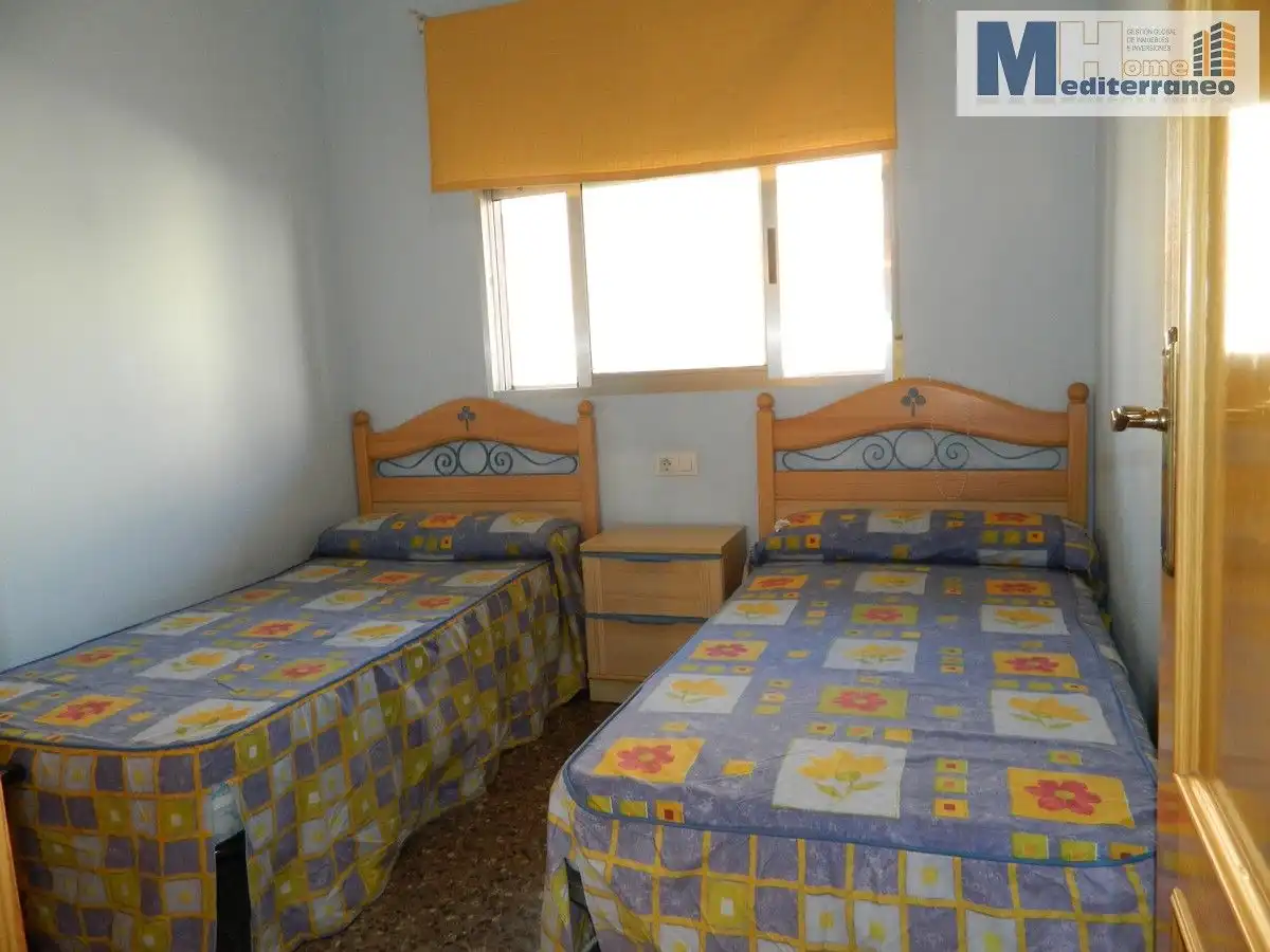 Dormitori de Apartament de lloguer en Canet d'En Berenguer amb Aire condicionat, Calefacció i Terrassa