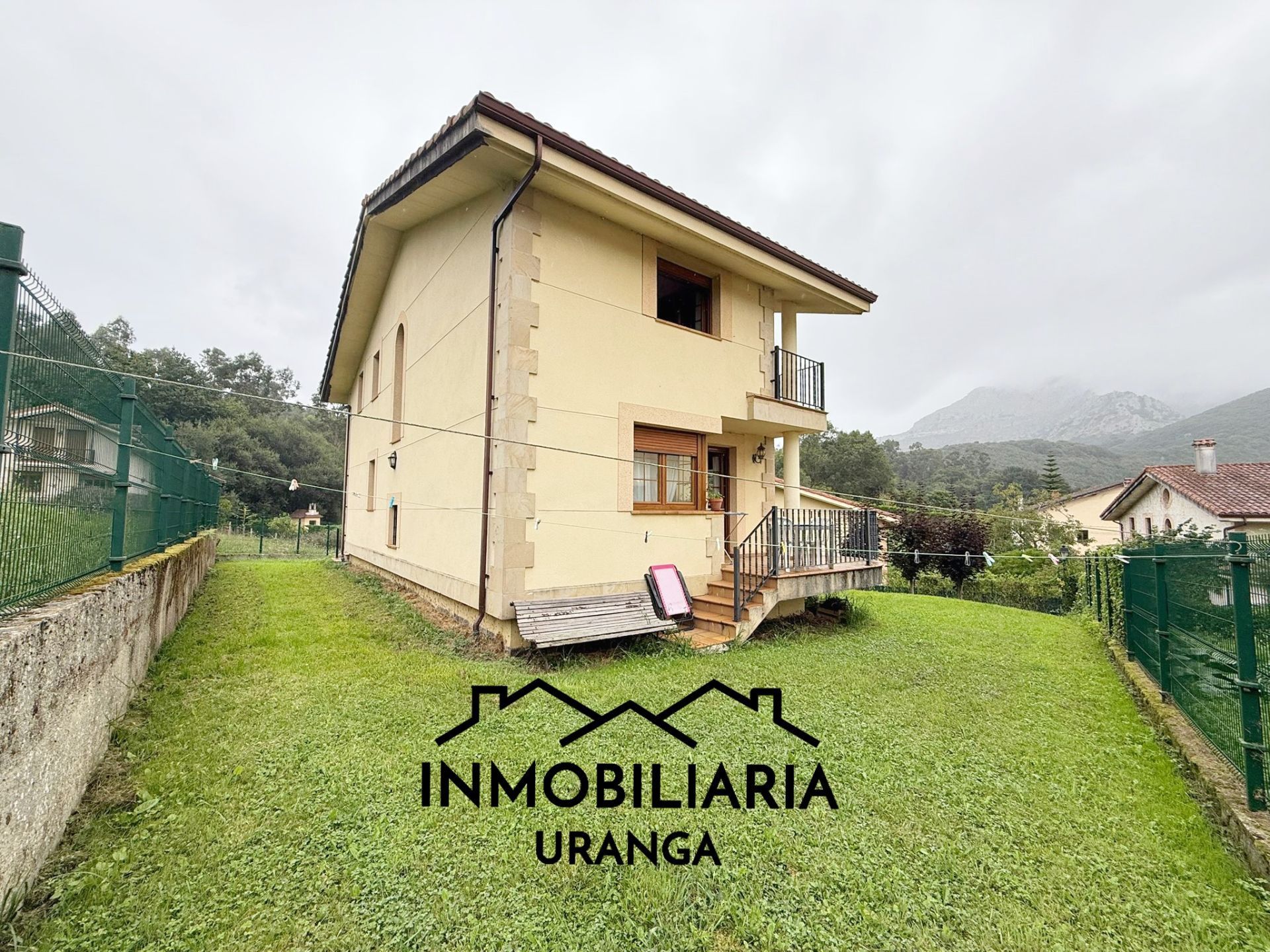 Vista exterior de Casa o chalet en venta en Liendo con Calefacción y Jardín privado