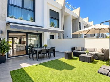 Casa con piscina in vendita a L'Albir