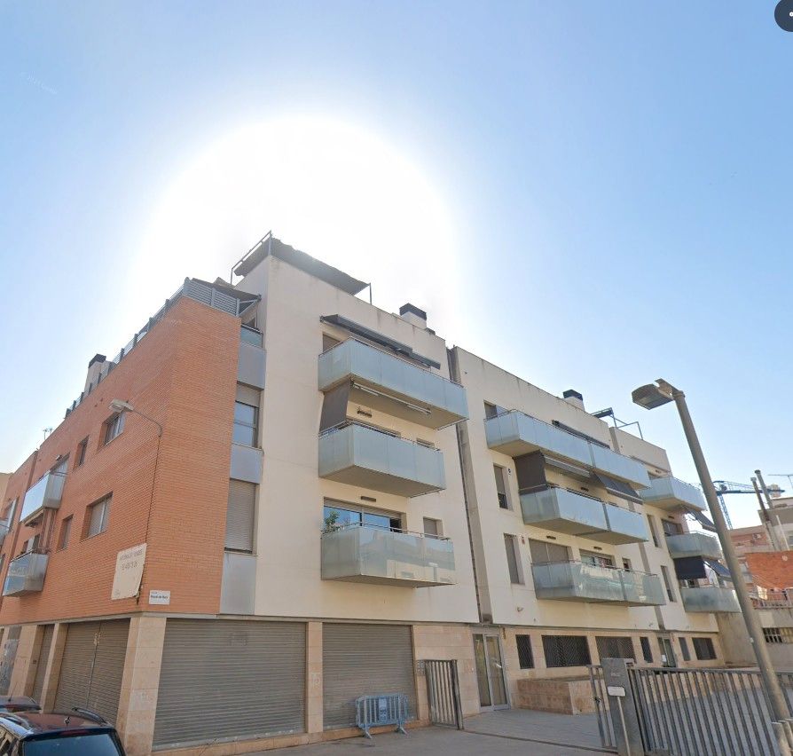 Vista exterior de Dúplex en venda en El Prat de Llobregat amb Aire condicionat, Calefacció i Parquet