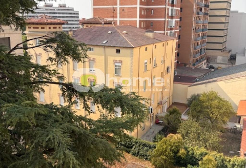 Vista exterior de Piso en venta en Zamora Capital  con Calefacción, Parquet y Terraza
