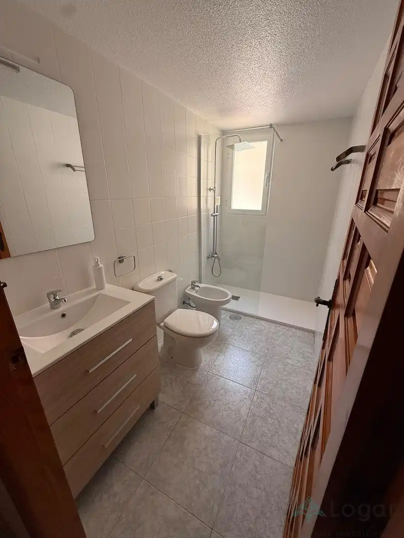 Bany de Pis de lloguer en Mazarrón amb Moblat, Balcó i Piscina comunitària