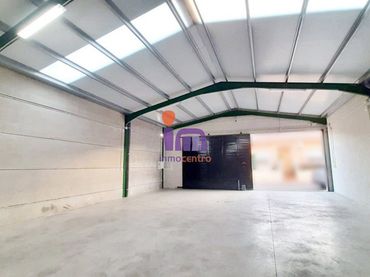 Industrial building for sale in Valdepeñas