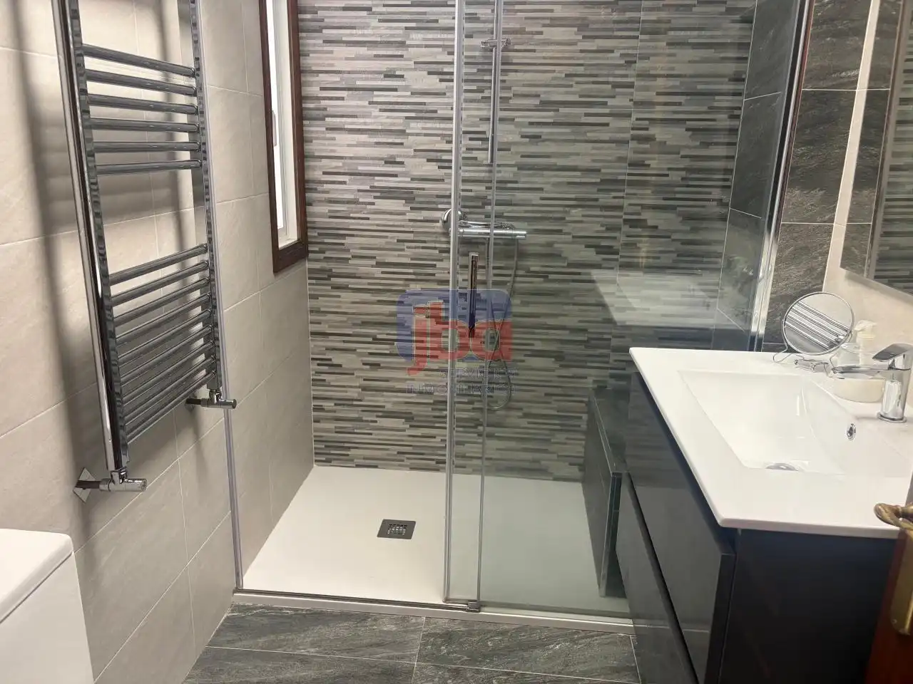 Bathroom of Flat for rent in Ourense Capital   with Heating, Storage room and Furnished