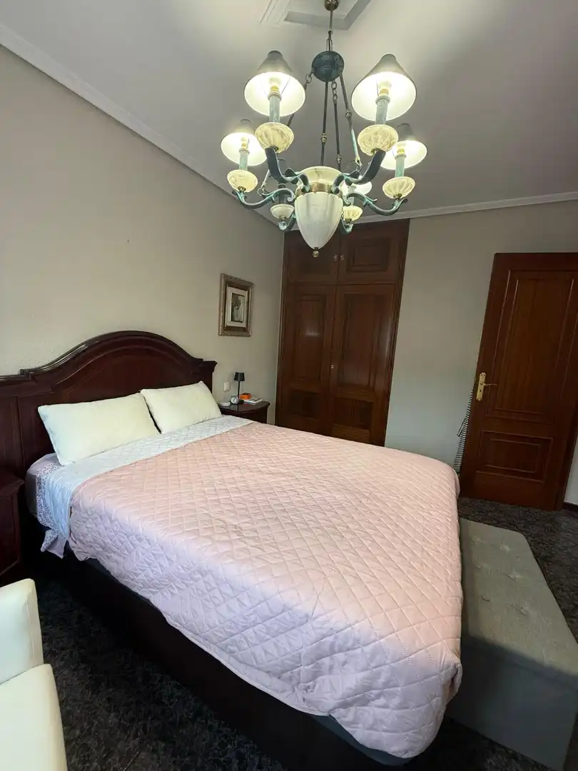 Bedroom of Flat for sale in Teis