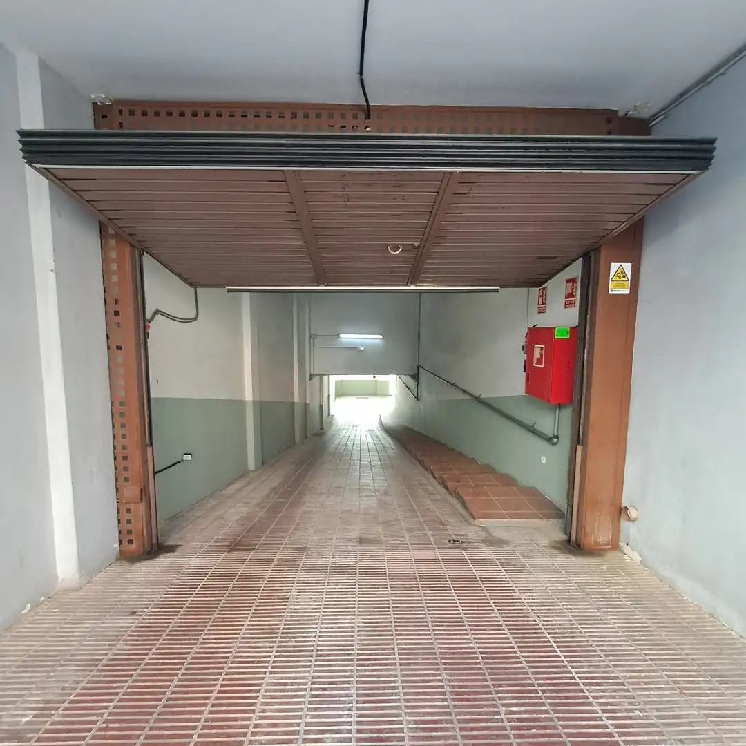 Individual with lift for sale in Carrer de Joan Maragall 1