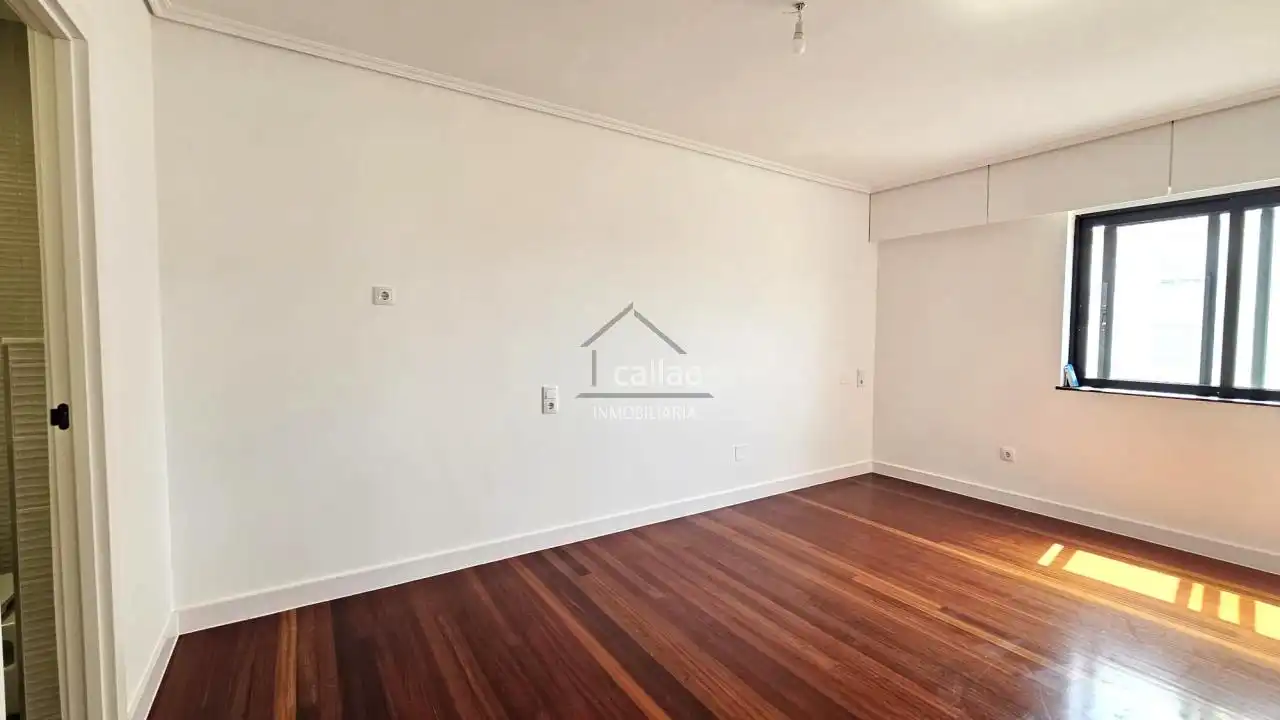 Habitación de Piso en venta en Ferrol con Calefacción y Trastero