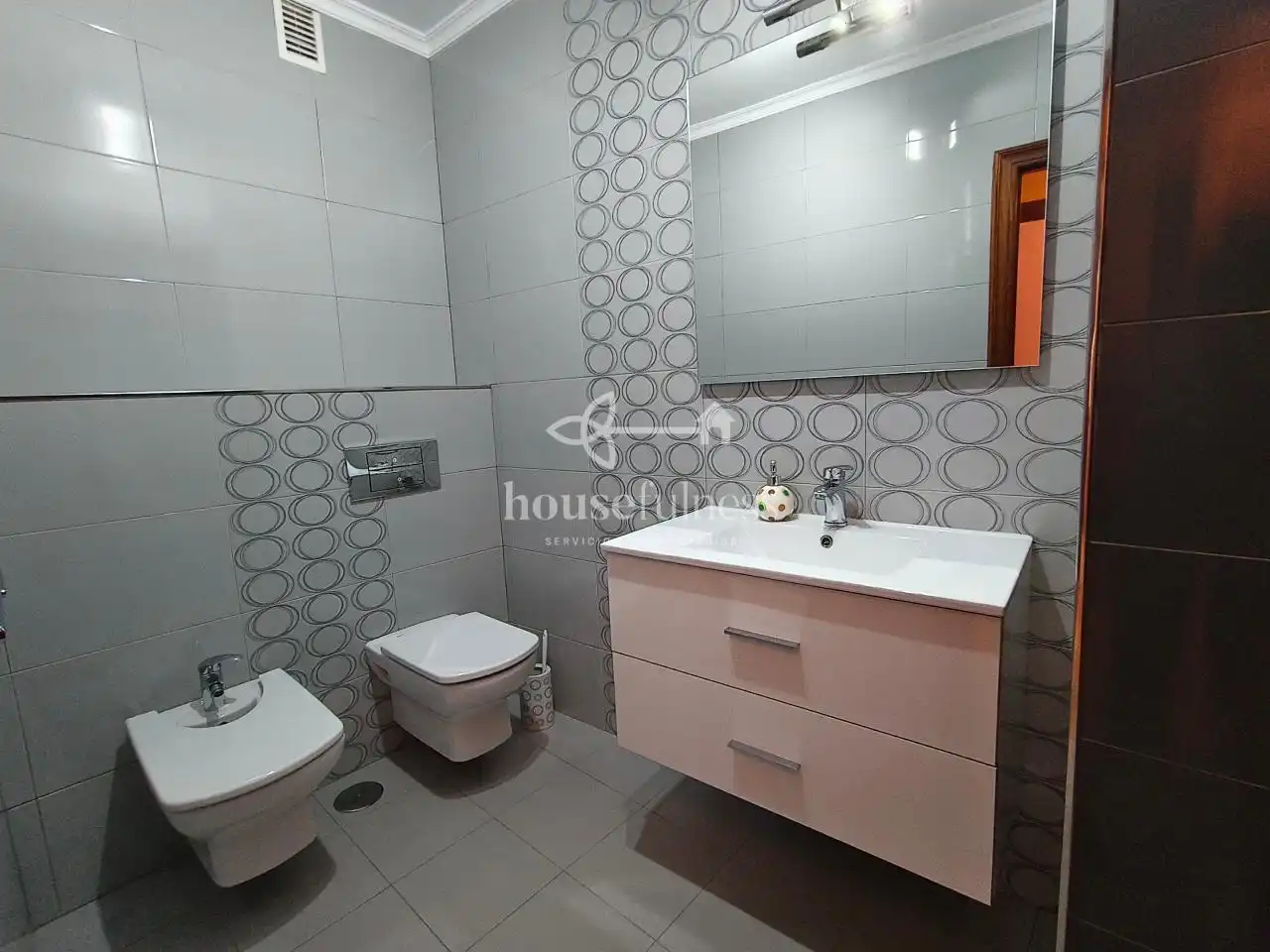 Bathroom of Flat for sale in Narón  with Storage room and Furnished