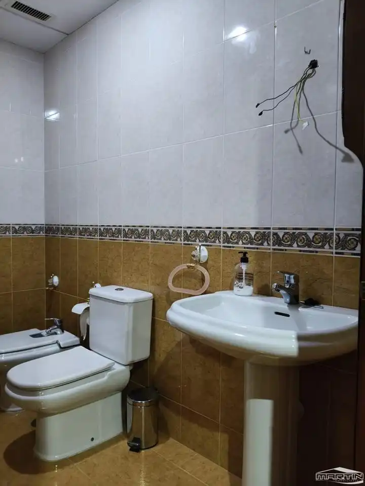 Bany de Planta baixa en venda en Lucena amb Aire condicionat, Traster i Moblat