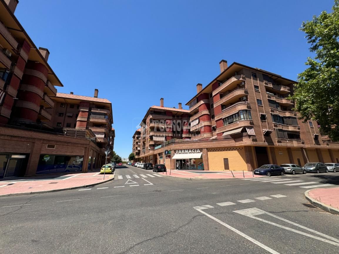 Flat for sale in Ciudad 10