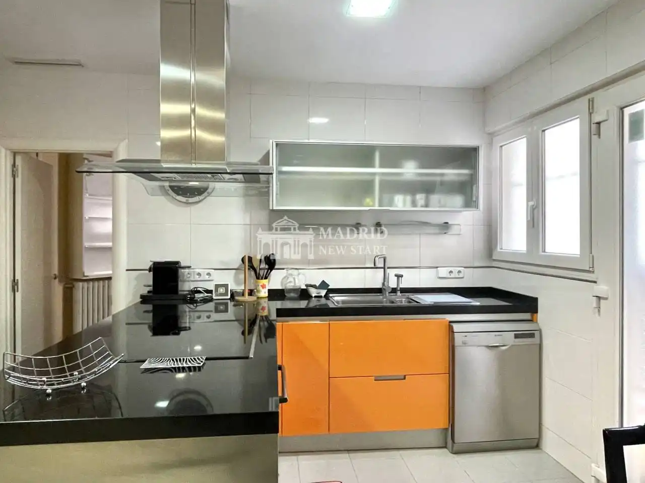 Küche von Wohnung zur Miete in Madrid mit Klimaanlage, Heizung und Parkett