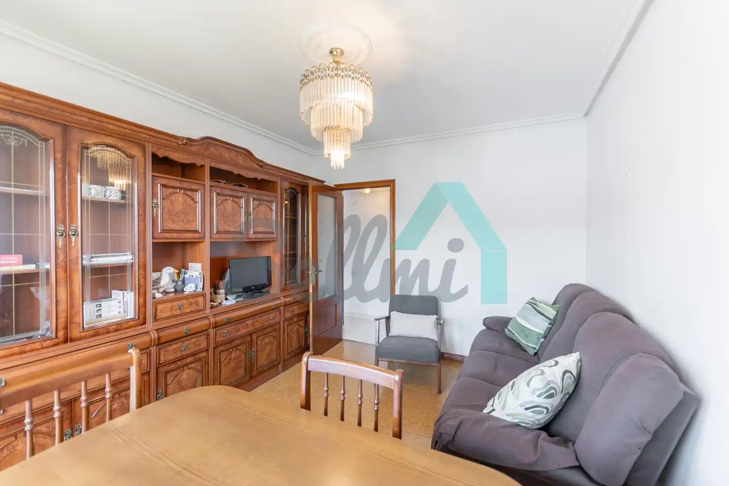 Sala d'estar de Pis de lloguer en Oviedo  amb Calefacció, Parquet i Terrassa