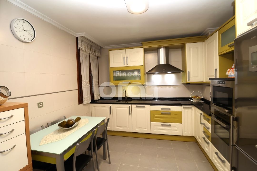 Cuina de Pis en venda en Santurtzi  amb Calefacció, Traster i Moblat