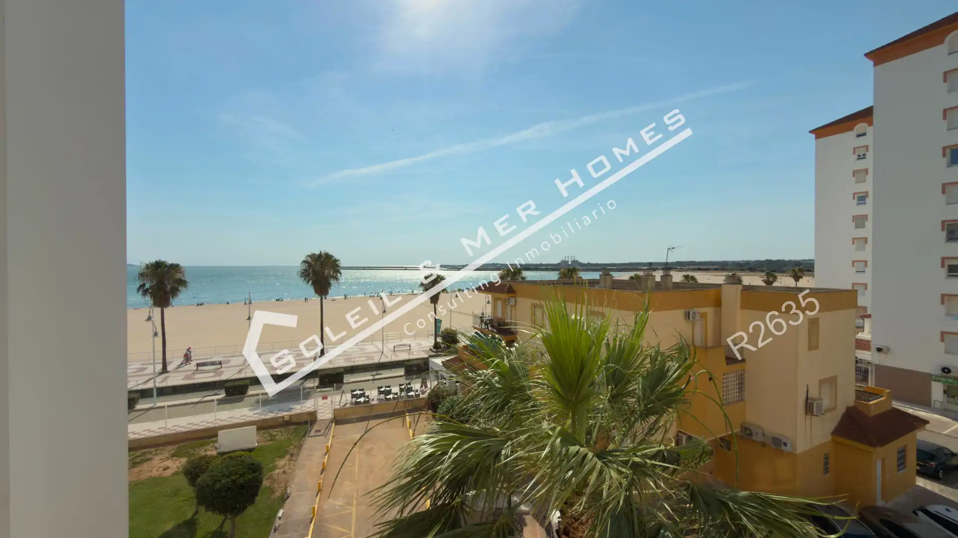Flat with terrace for sale in Paseo Marítimo, imagen 2