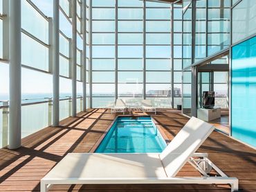 Penthouse with balcony to rent in Sant Martí